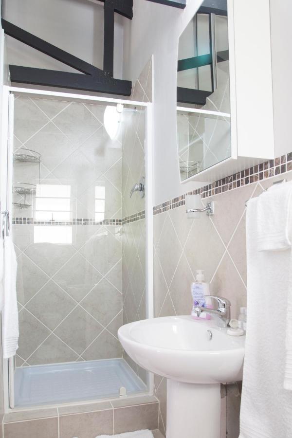 D'Urbanmist Self-Catering Guest House Durbanville Exterior photo